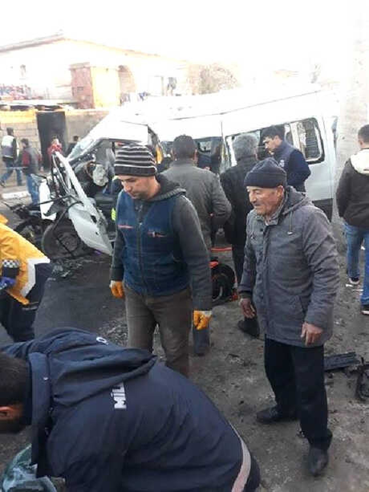 Tarım İşçilerini Taşıyan Minibüs Kaza Yaptı: 2 Ölü, 16 Yaralı