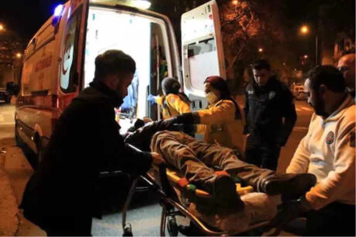Ters Yönde İlerleyen Motosiklet ile Taksi Çarpıştı: 1 Yaralı