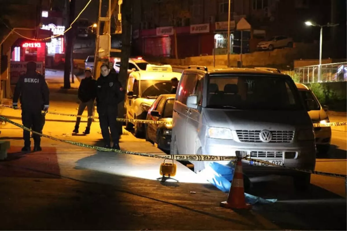 Ümraniye\'de 15 Yaşındaki Genç Kız Camdan Atlayarak İntihar Etti