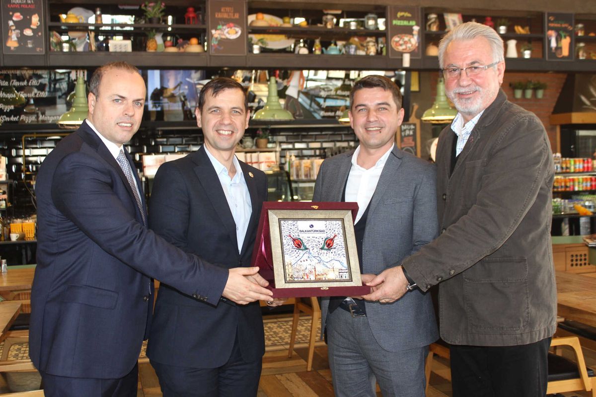 BALKANTÜRKSİAD\'dan Tebrik Ziyareti