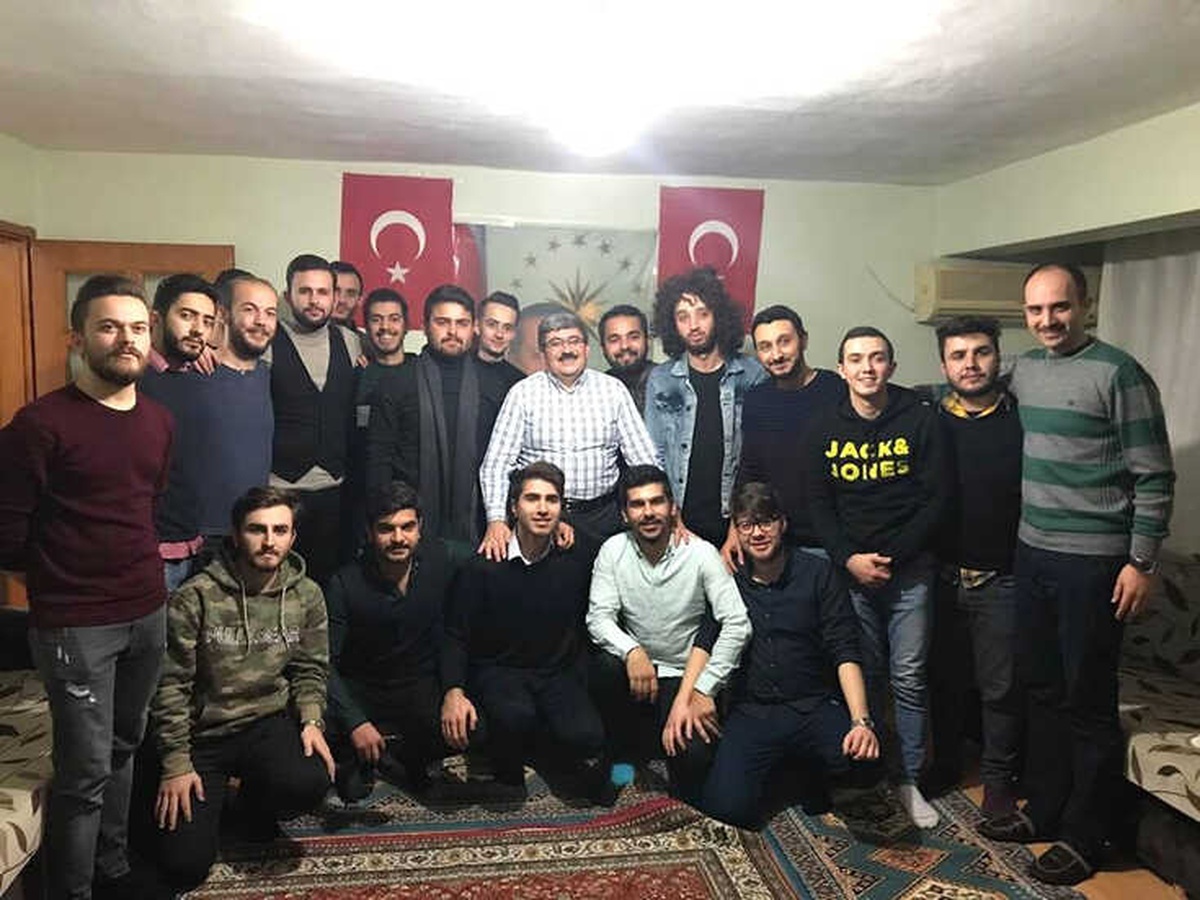 Başkan Can, Gençlerin Çay Davetine İcabet Etti