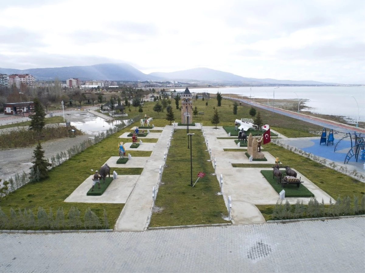 Beyşehir\'de Türk Büyüğü, Halk ve Masal Kahramanları Parkı Tamamlandı