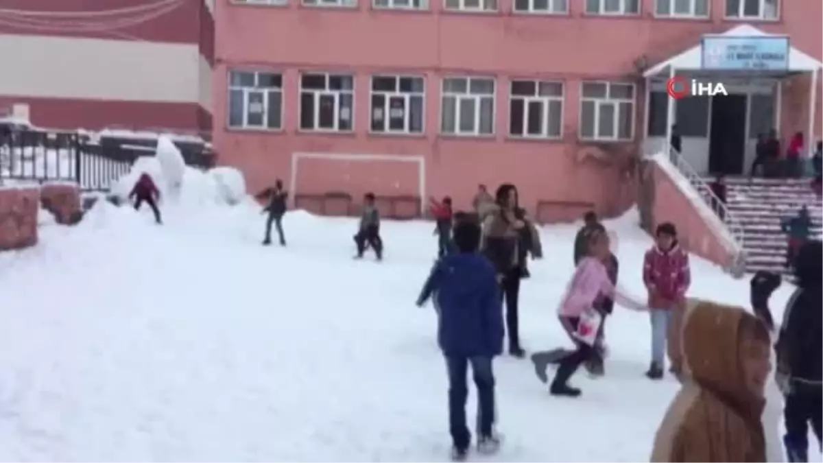 Bingöl Beyaza Büründü... Kar Yağışına En Çok Çocuklar Sevindi