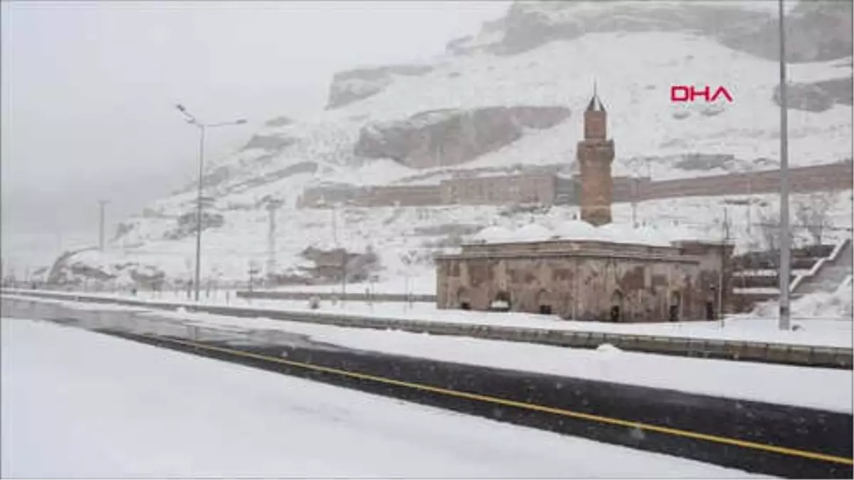 Bitlis Adilcevaz\'da Eğitime Ara Verildi