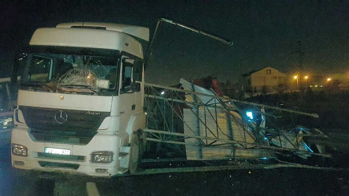 Damperi Açılan Tır Dehşet Saçtı: 6 Yaralı