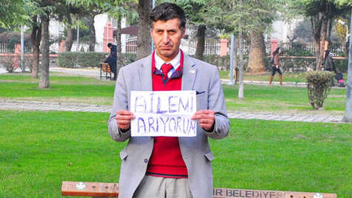 Dayısı Almanya\'da Olduğunu Söylemiş! 26 Yıldır Her Yerde Annesini Arıyor