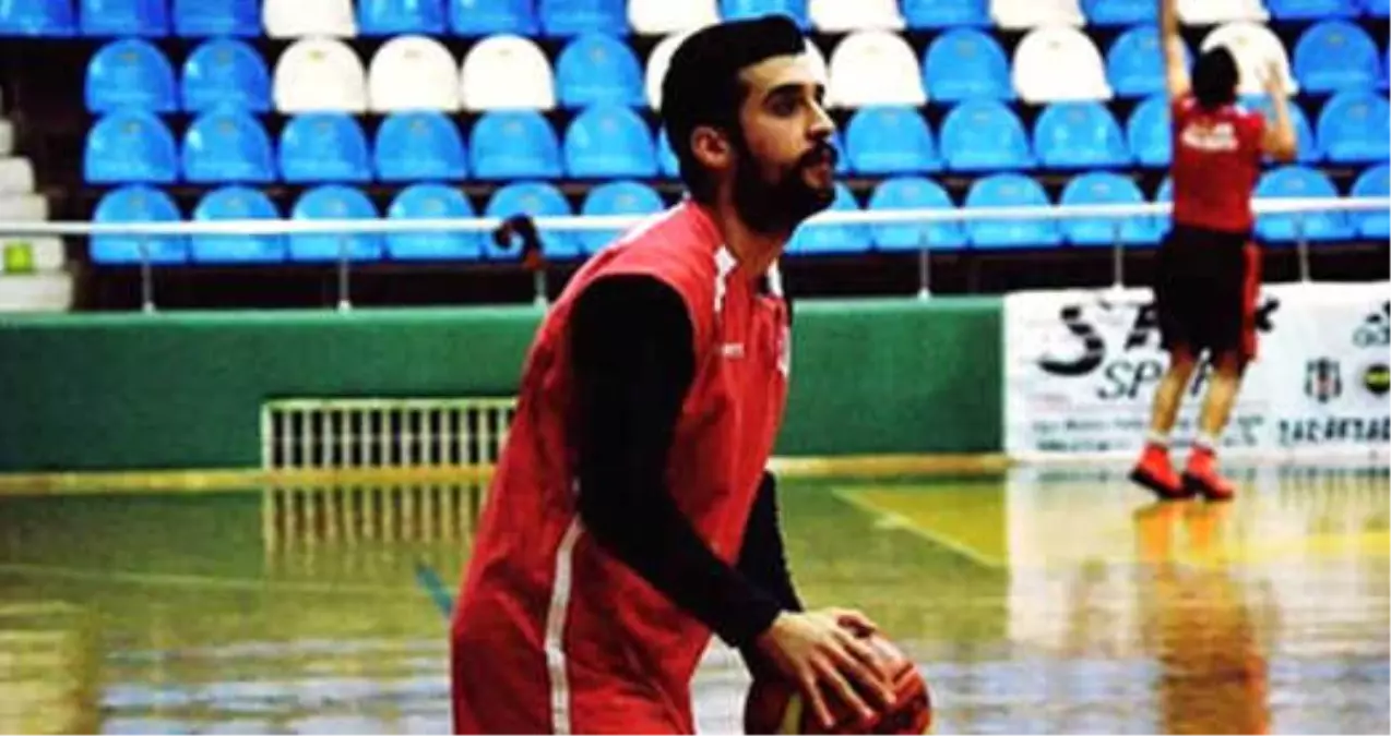 Evinde Komaya Giren Genç Basketçi, Hastanede Öldü