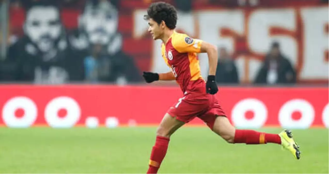 Galatasaray\'ın 16 Yaşındaki Futbolcusu Mustafa Kapı, Tarihe Geçti