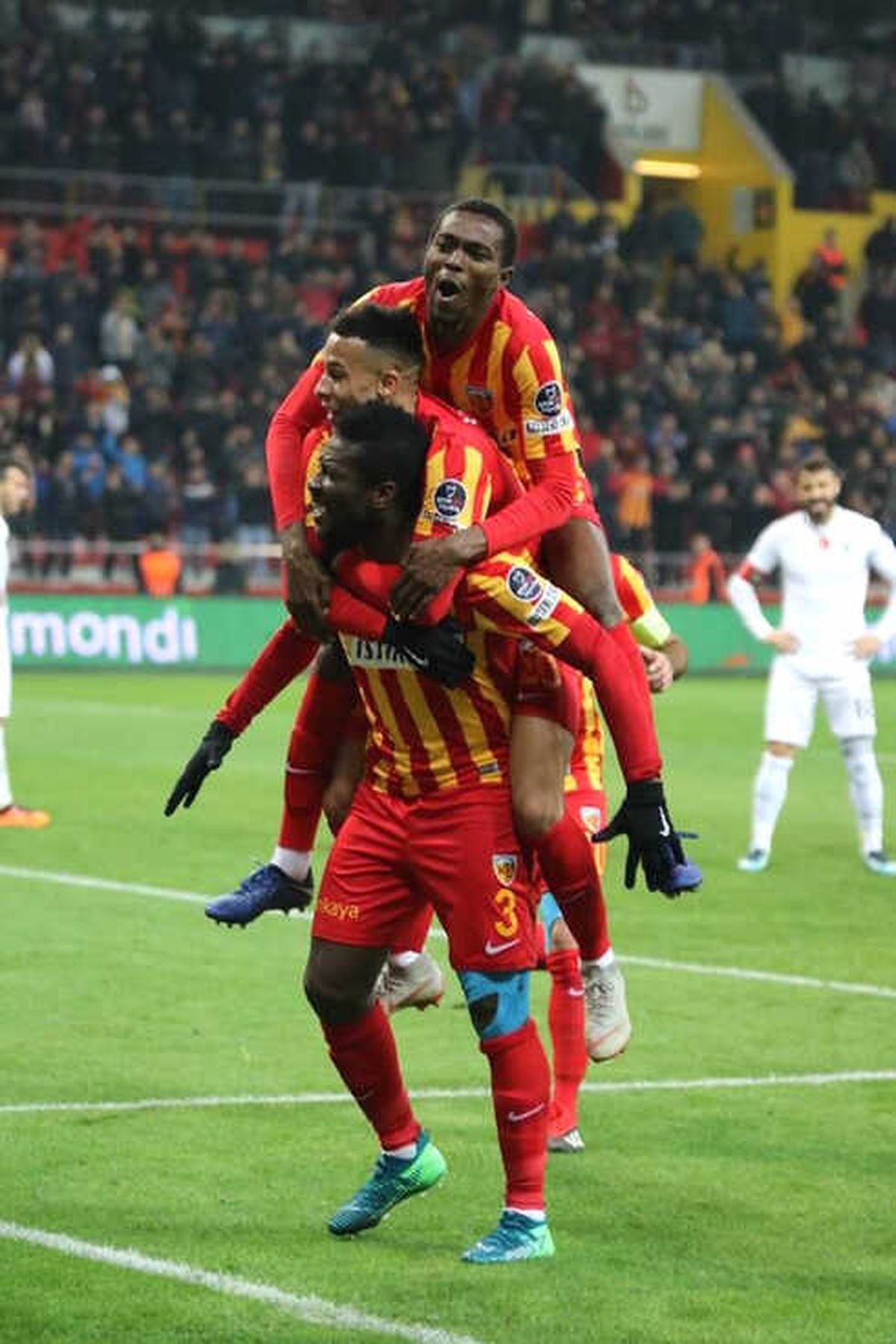 Gollerin Yarısından Çoğunu Bu Üç İsim Attı