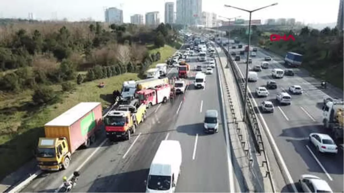 İstanbul Tem\'de Hafriyat Kamyonunun Çarptığı Polis Şehit Oldu