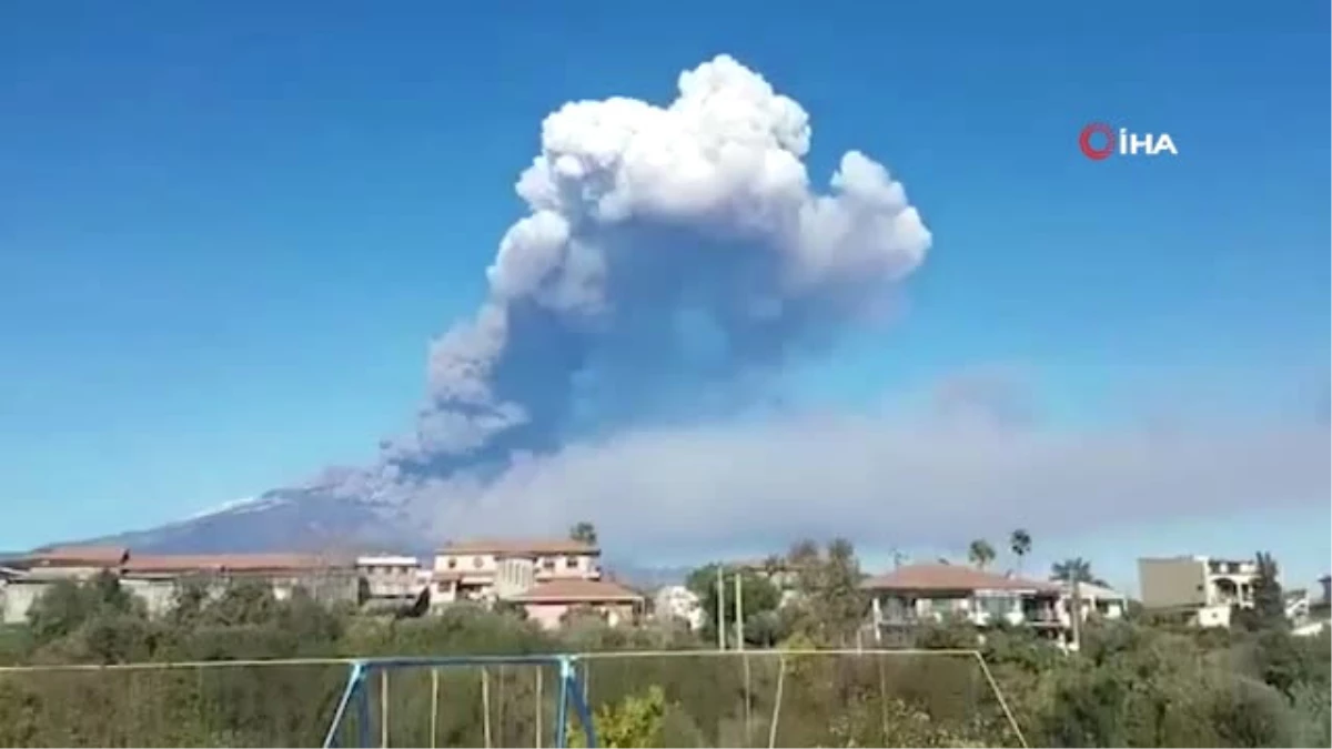 İtalya\'da Etna Yanardağı Yeniden Faaliyete Geçti- Uçak Seferleri Kısıtlandı