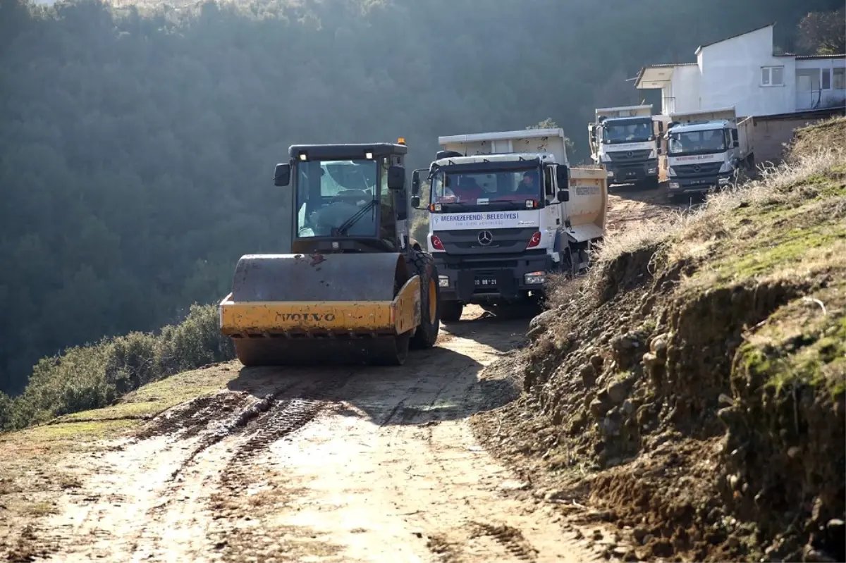 Merkezefendi\'de Yol Yapım Çalışmaları Sürüyor