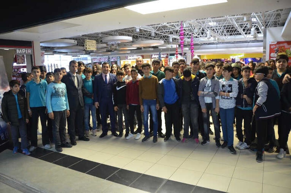 Mersin\'de "Sinemaya Gitmeyen Öğrenci Kalmasın" Etkinliği