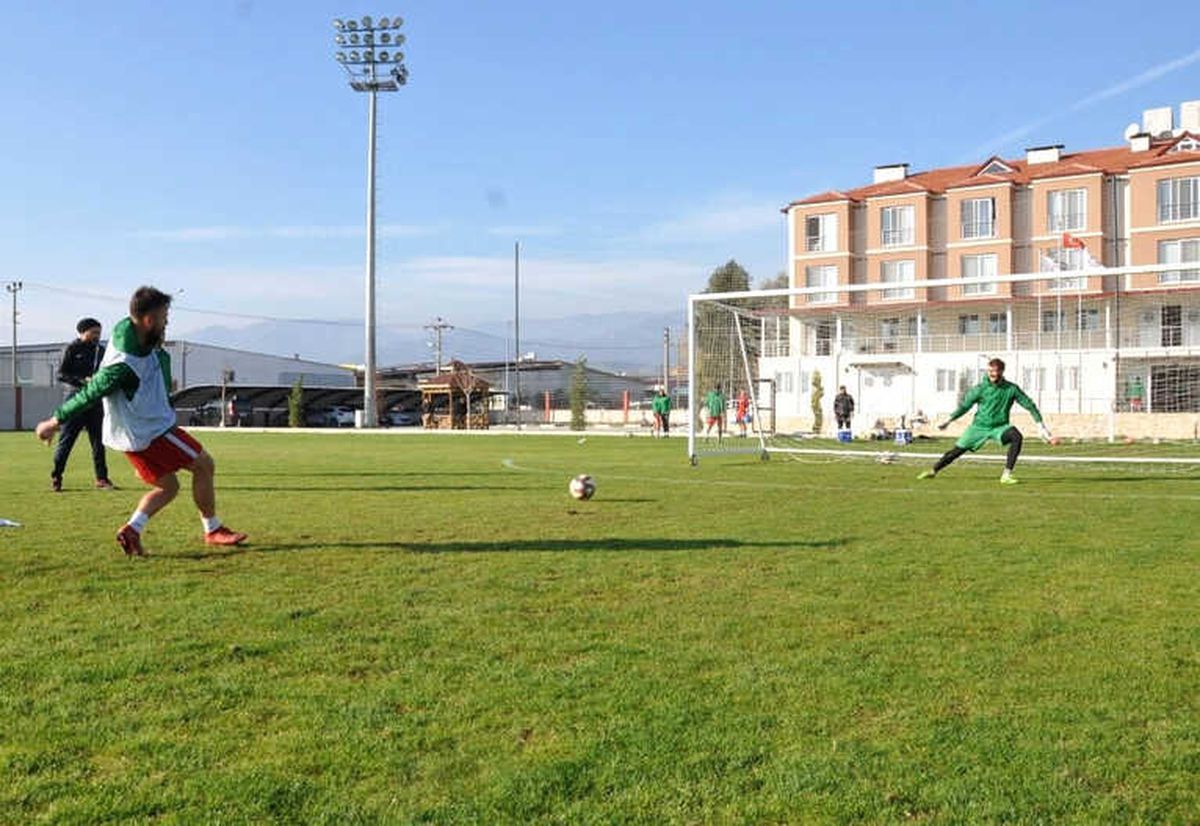 Nazilli Belediyespor\'da 2. Devre Hazırlıkları Devam Ediyor