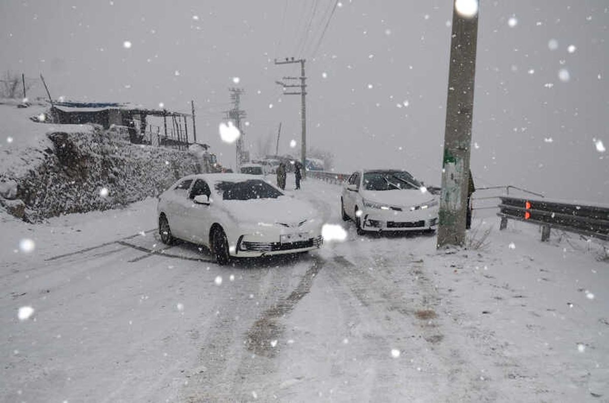 Polis Ekipleri Sürücüleri Uyardı, Karayolları Ekipleriyle Tuzlama Yaptı
