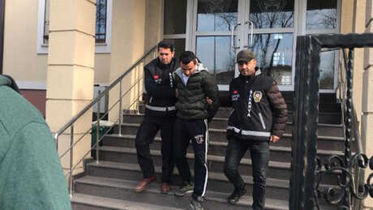 Sürücüye Bıçak Çekip Taksiyi Gasbetti