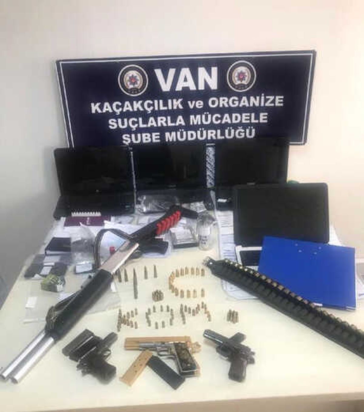 Van\'da Oto Galerilere Tefeci Operasyonu: 14 Gözaltı