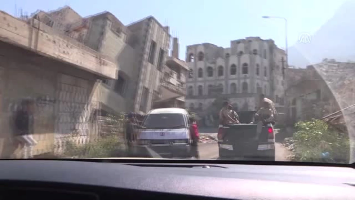 Yemen Yaralarını Sarmaya Çalışıyor (1)