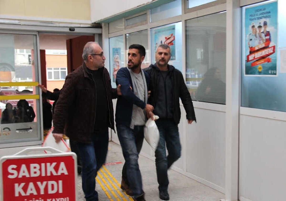 Abisinden Kıskandığı Eşini Pompalı Tüfekle Yaralayan Şahıs Adliyeye Sevk Edildi