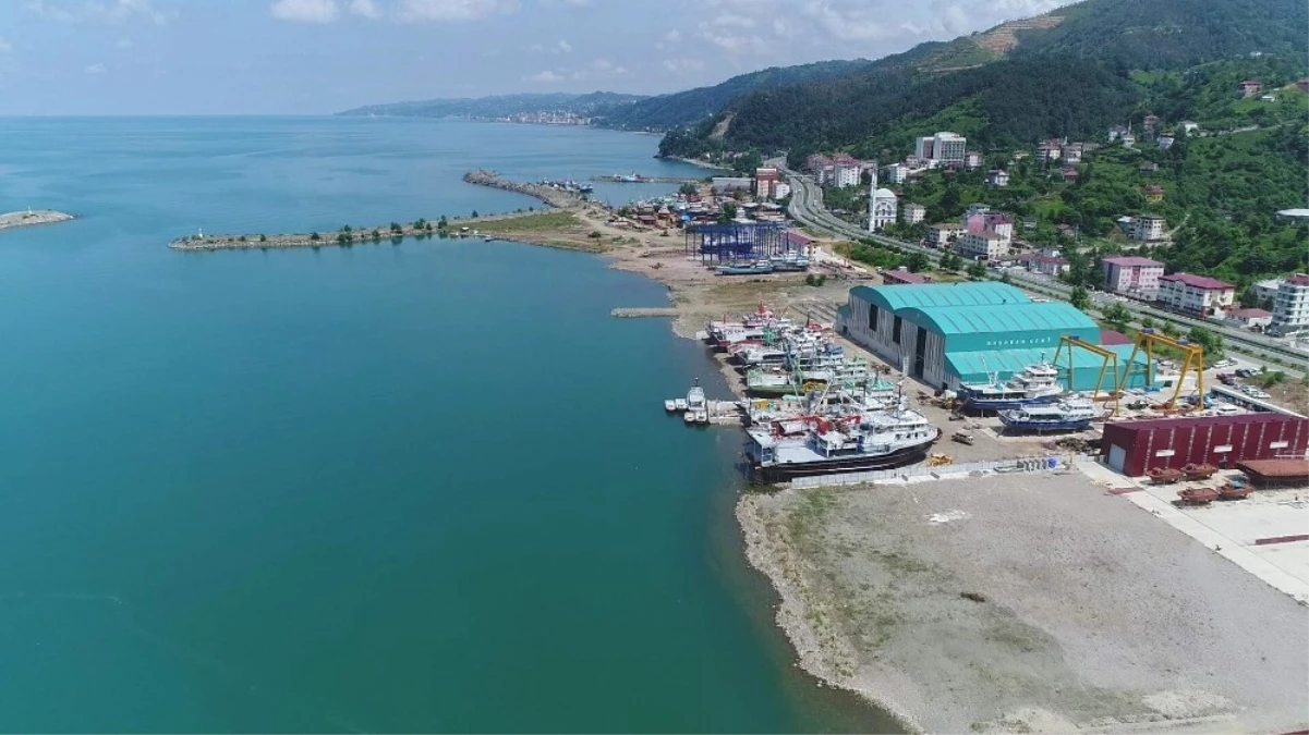 AK Parti İl Başkanı Revi: "Çevre ve Şehircilik Bakanı Kurum Sürmene\'ye Yapılması Planlanan Deniz...