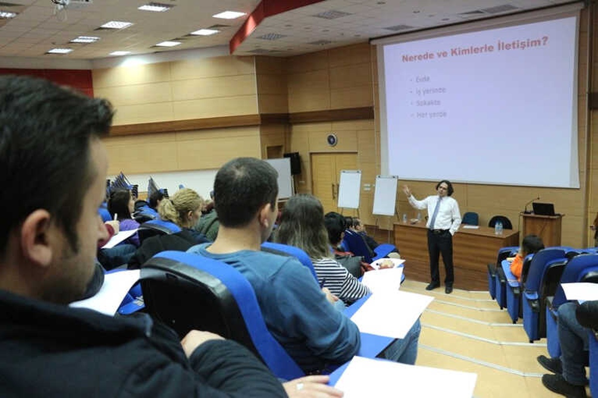 Beü\'de Etkili İletişim Becerileri Semineri Düzenlendi