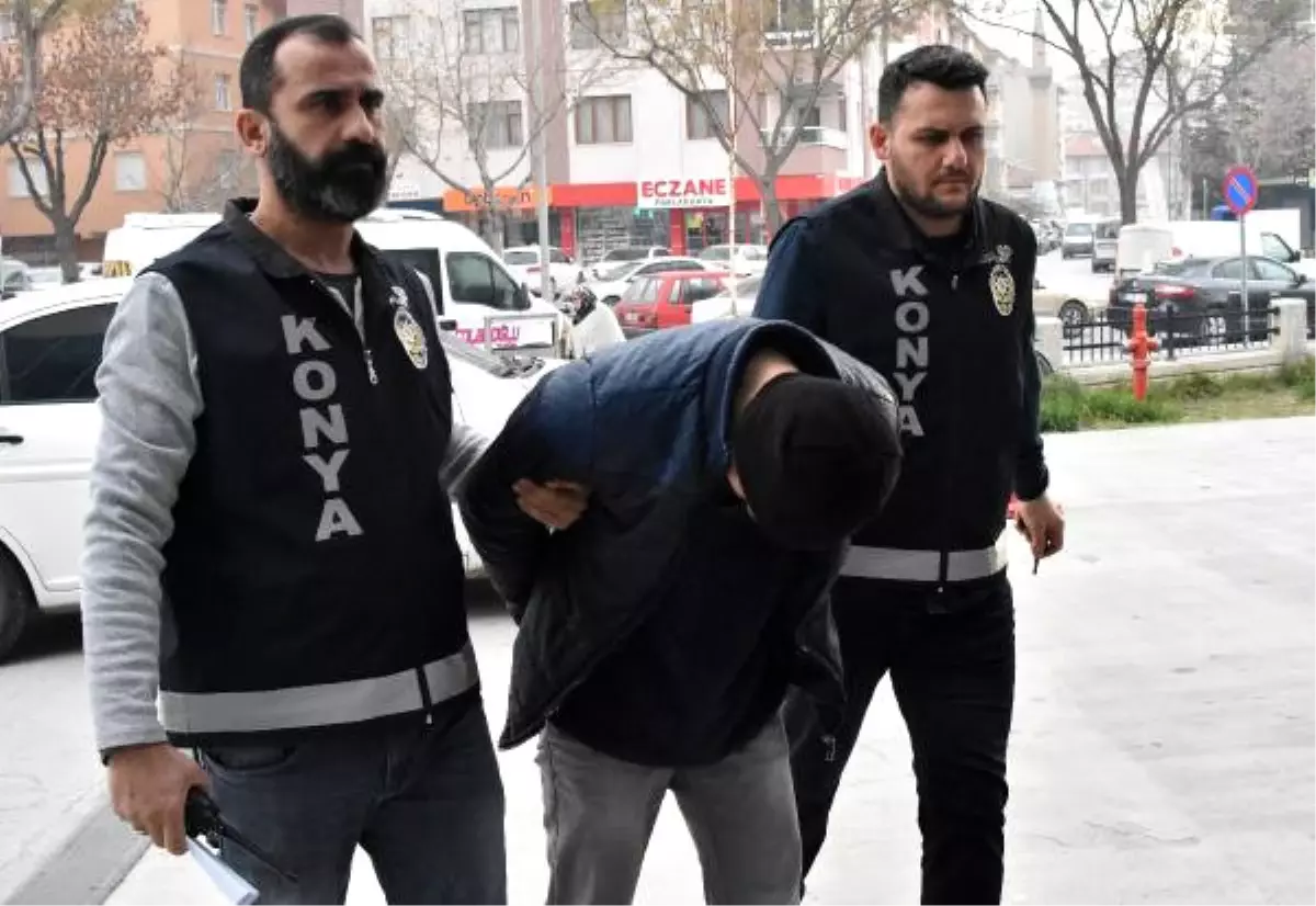 Bıçaklı Gaspçı, Aynı Montu Giyince Yakalandı