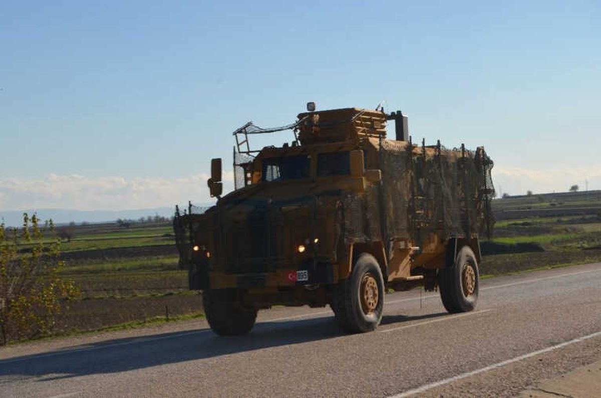 Hatay\'dan Şanlıurfa Sınırına Askeri Mühimmat ve Askeri Araç Sevkiyatı