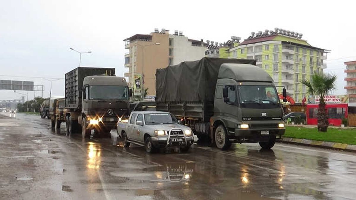 Hatay\'dan Şanlıurfa Sınırına Tank Sevkiyatı