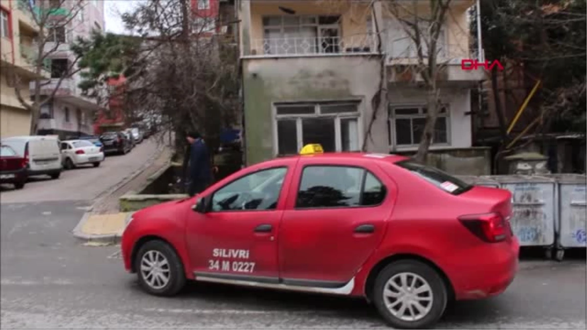 İstanbul\'da Taksi Denetimi Bagajında Kasatura Çıktı