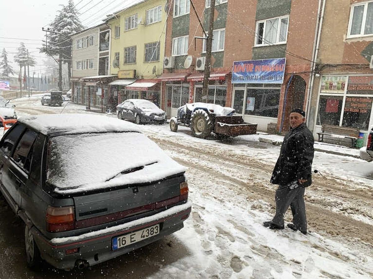 Keles Beyazlara Büründü