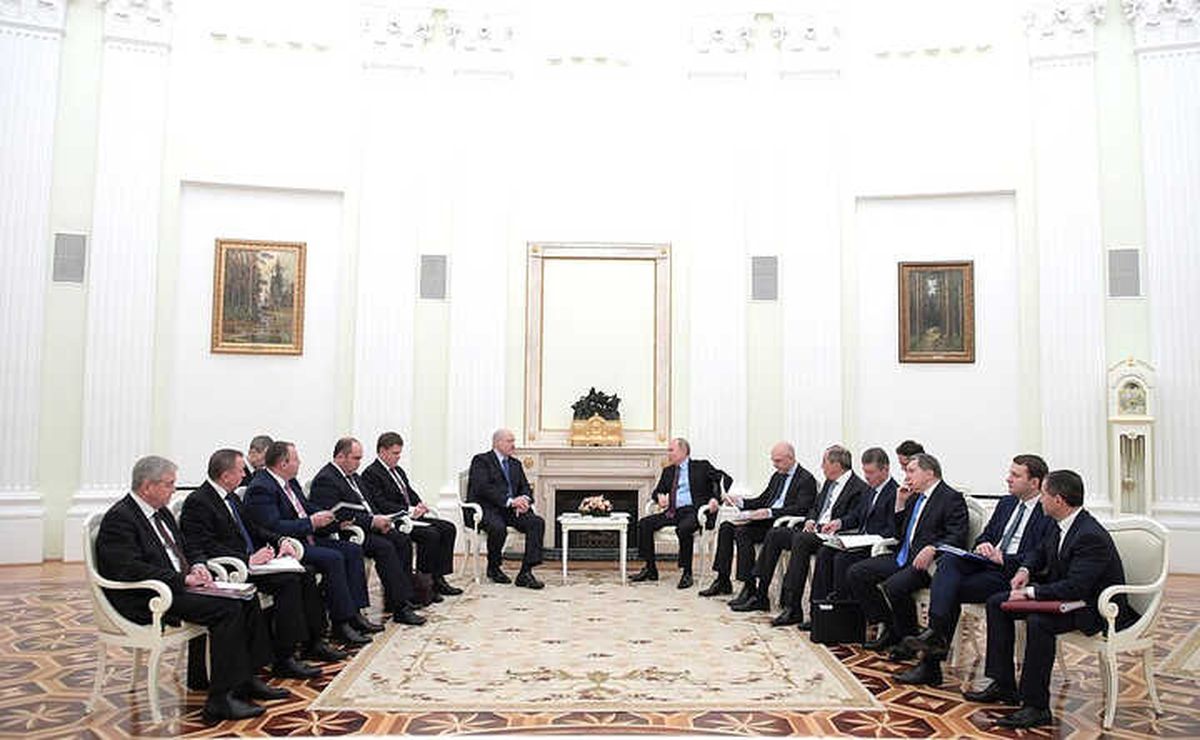 Putin ve Lukaşenko Arasında 4 Saatlik Petrol Pazarlığı