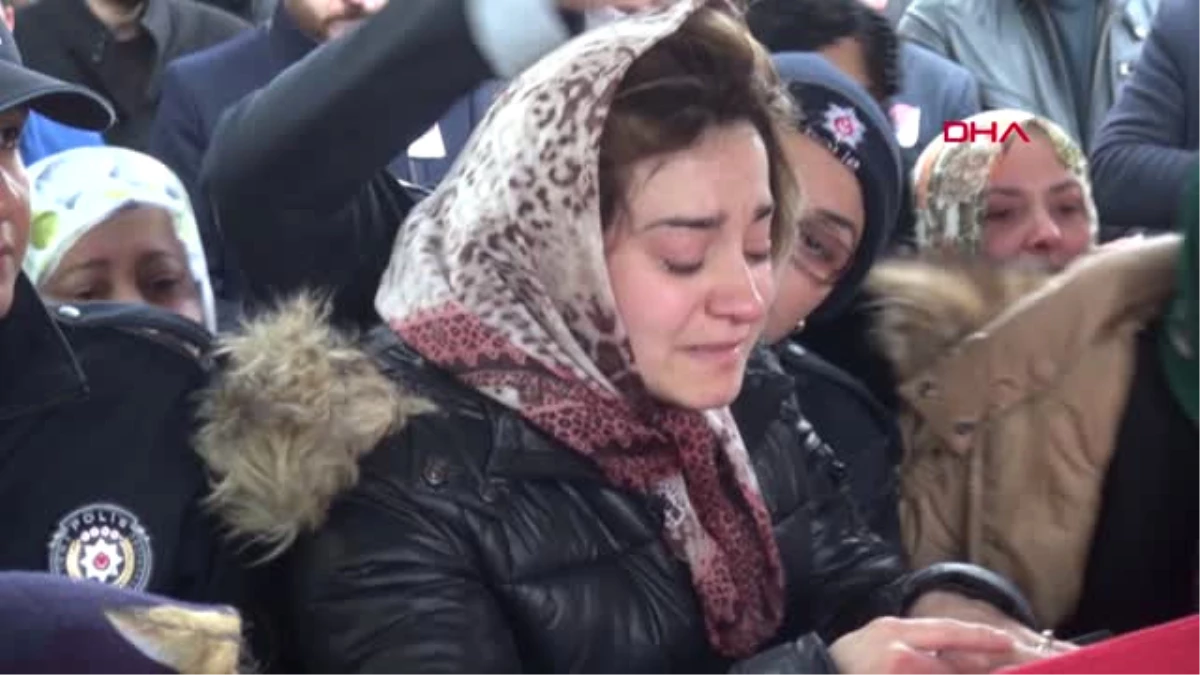 Samsun Kaza Şehidi Polisi, Nişanlısı Yüzüğünü Gösterip, Gözyaşıyla Uğurladı