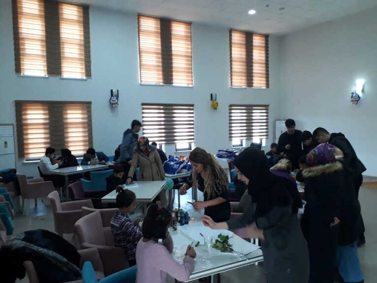 Sevgi Evlerinde Kalan Çocuklarla Etkinlik Yapıyorlar