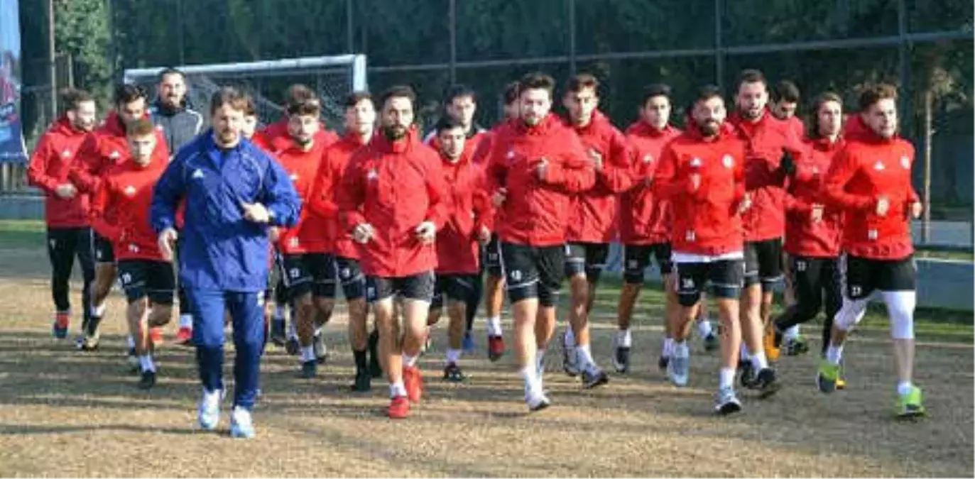 Turgutluspor Sahaya İndi