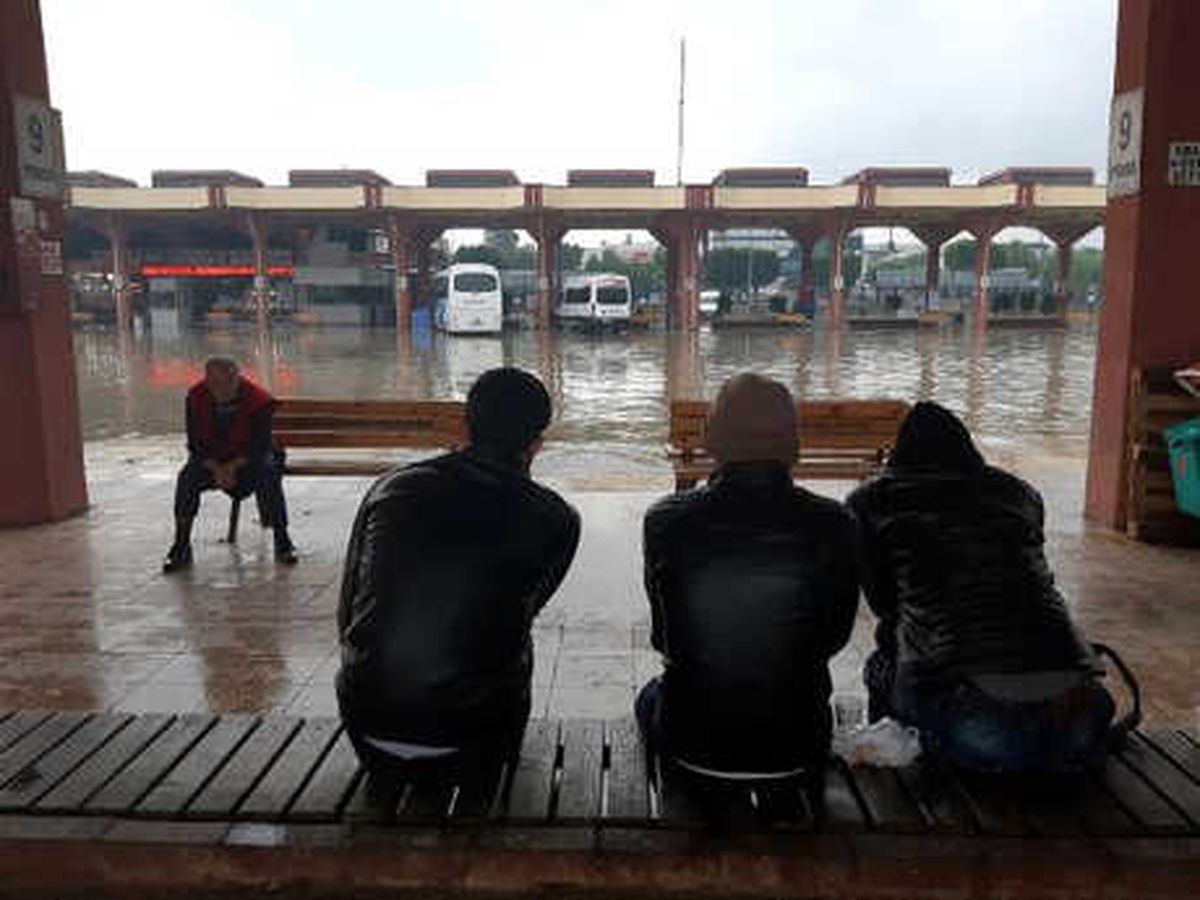Adana\'da Sağanak; Otogar Su Altında Kaldı