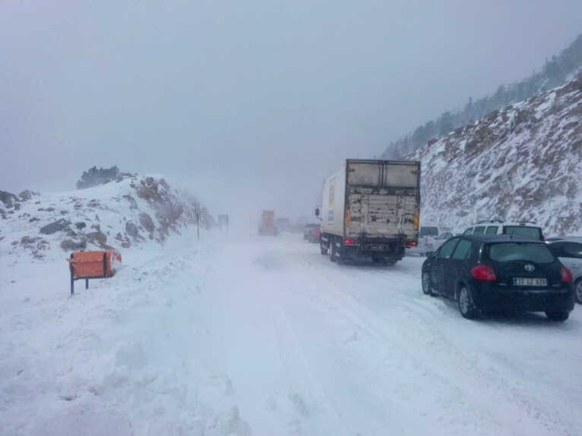 Antalya-Konya Karayolunda Kar Kalınlığı 25 Santimetreye Ulaştı