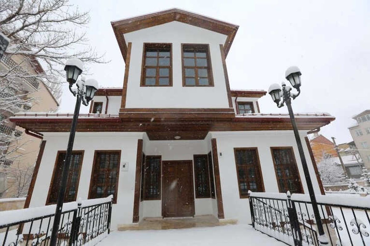 Asırlık Konak Restore Edildi