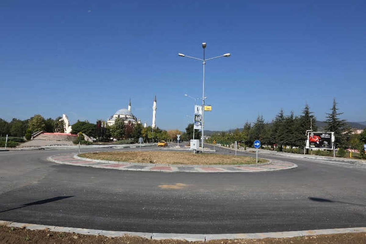 Başkan Alaaddin Yılmaz: "Belediyemizin İmkanlarıyla Bin 200 Kilometre Yeni Yola Kavuştuk"