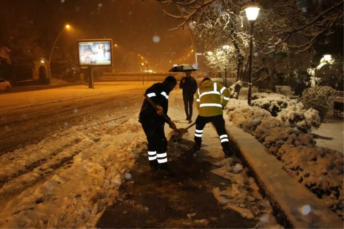 Başkent Kara Teslim Oldu