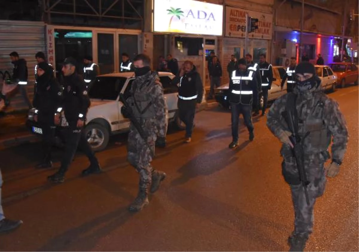 Bursa\'da Yılbaşı Öncesi 300 Polisle \'Huzur\' Uygulaması