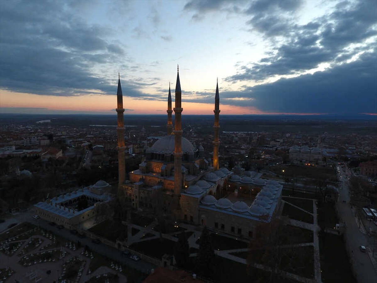 Edirne\'de Kırmızının Onlarca Tonuyla Batan Güneş Hayran Bıraktı