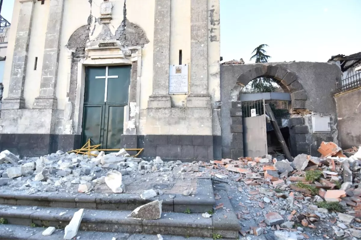 Etna Yanardağı Çevresinde Meydana Gelen Depremde Yaralı Sayısı 10\'a Yükseldi