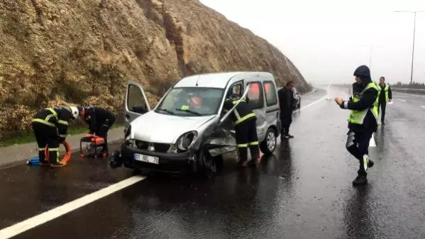 Gaziantep Te Trafik Kazasi 2 Olu 4 Yarali Son Dakika Milliyet