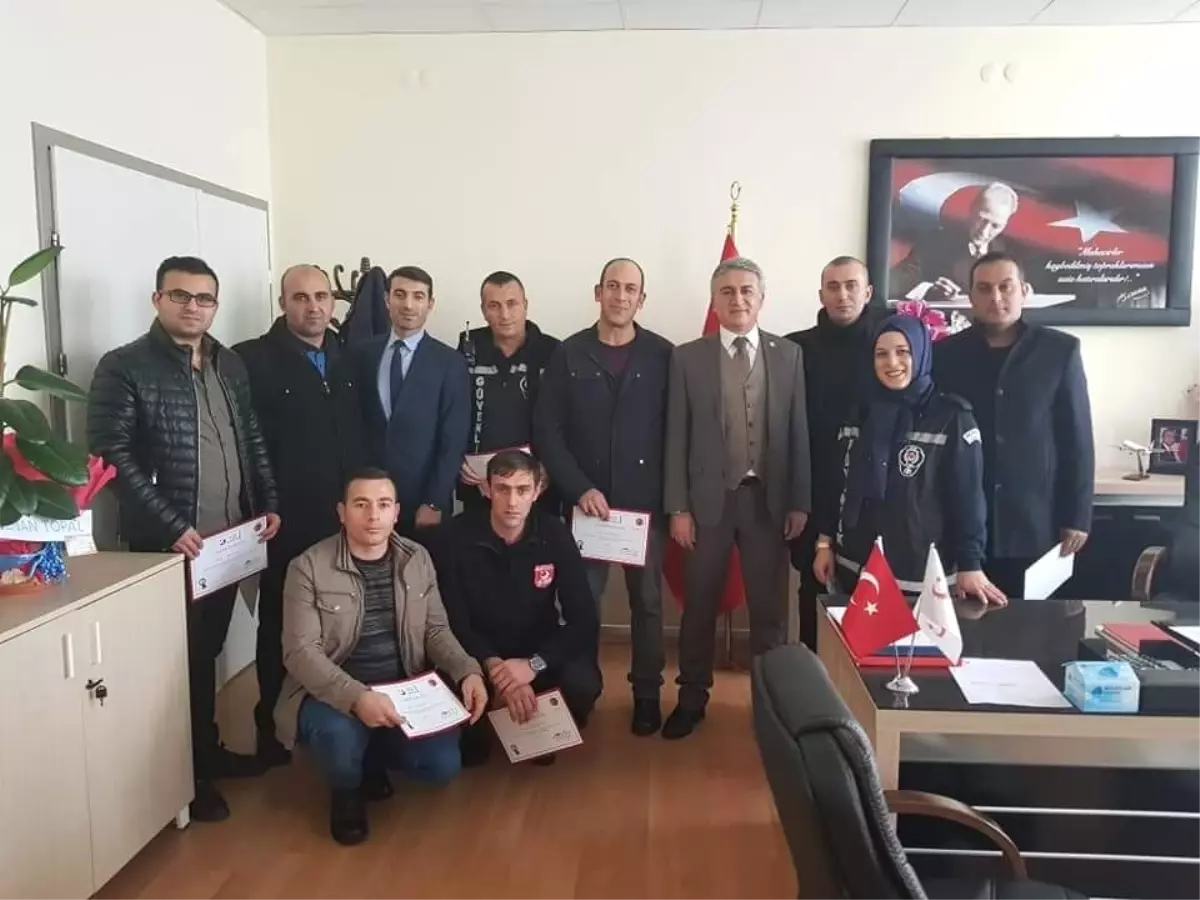 Göç İdaresi Aşkale Geri Gönderme Merkezi\'nden Başarılı Personellere Ödül