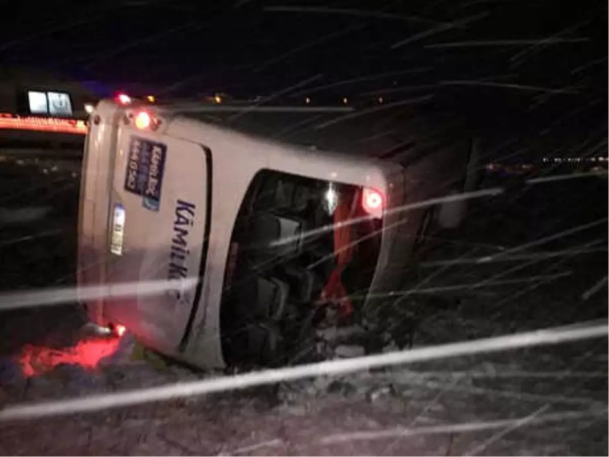 Isparta\'da Yolcu Otobüsü Devrildi: 17 Yaralı (2)