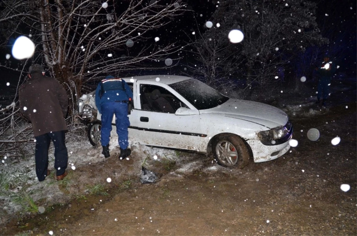 Kar Yağışı Beraberinde Kazaları Getirdi: 1 Ölü, 8 Yaralı