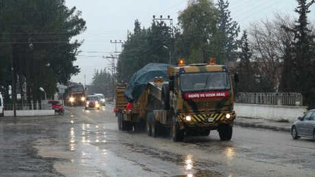 Kilis Üzerinden Menbiç\'e Askeri Sevkiyat