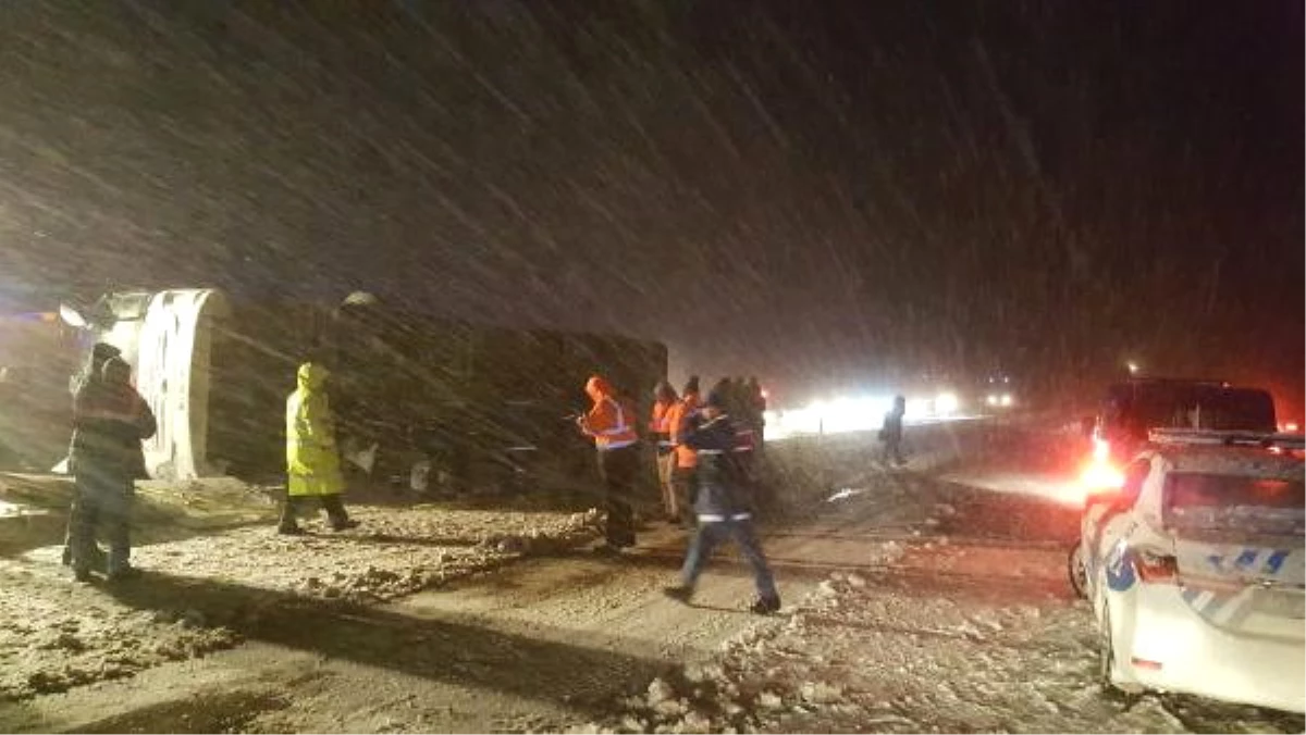 Kırşehir\'de 3 Kişinin Öldüğü Kazada Otobüs Şoförü Gözaltına Alındı