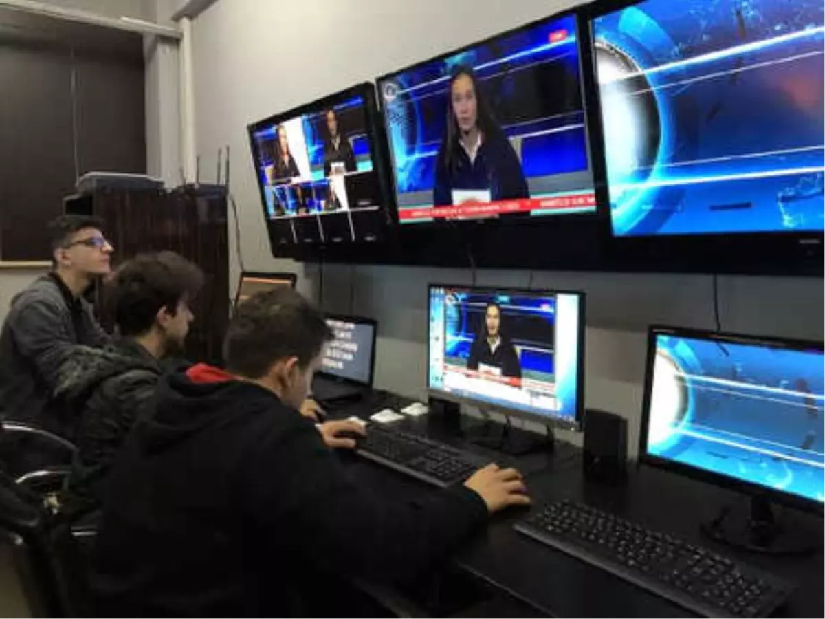 Lisede Tam Donanımlı Televizyon ve Radyo Stüdyosu