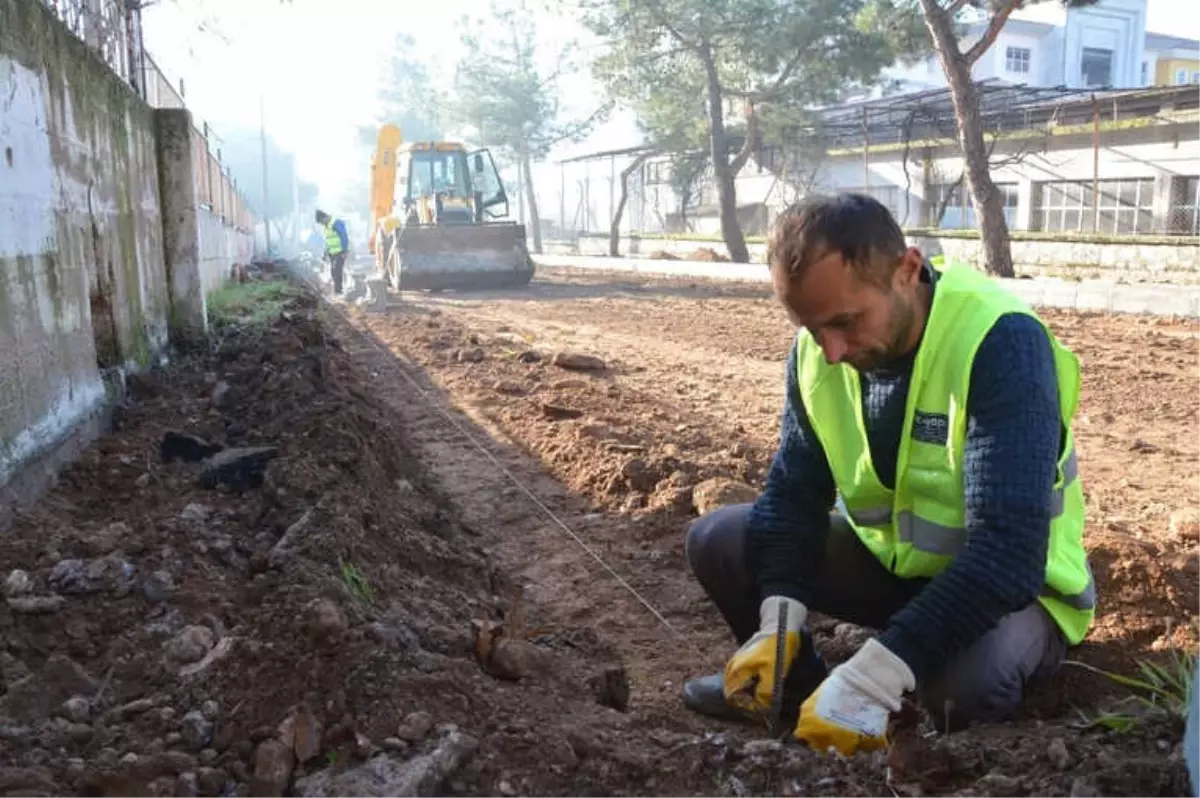 Menteşe\'de Yol Çalışmaları Devam Ediyor